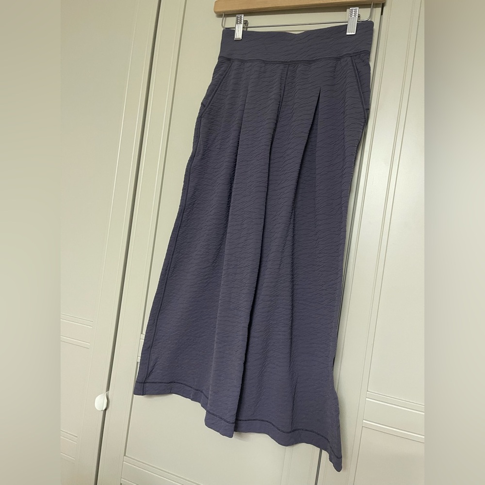 Lululemon Can You Feel The Pleat Crop in Moonwalk - Picture 12 of 15